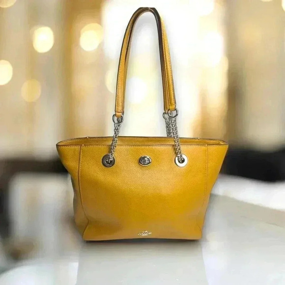 COACH Turnlock Chain Tote shoulder bag in camel - Picture 2 of 14